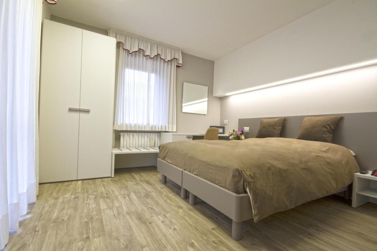 Hotel Venezia ロッカ・ピエートレ エクステリア 写真